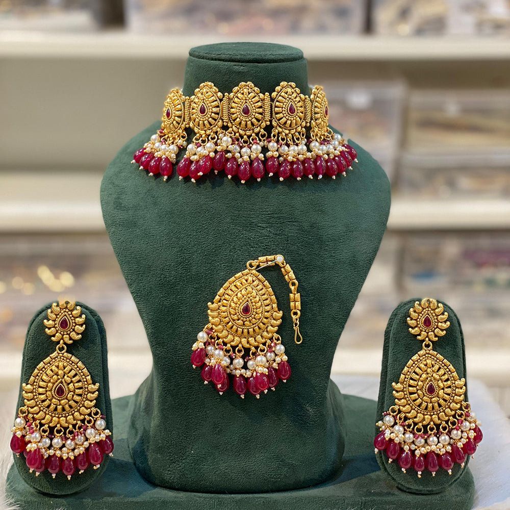 Hira Collections Sparkling Pota And Pearl Necklace Set