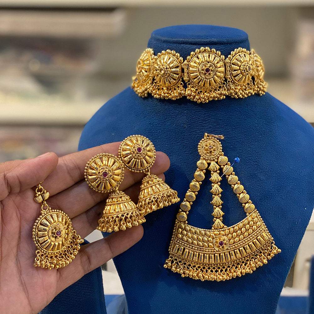 Hira Collection Gold Plated Necklace Set With Maang Tikka And Pasa