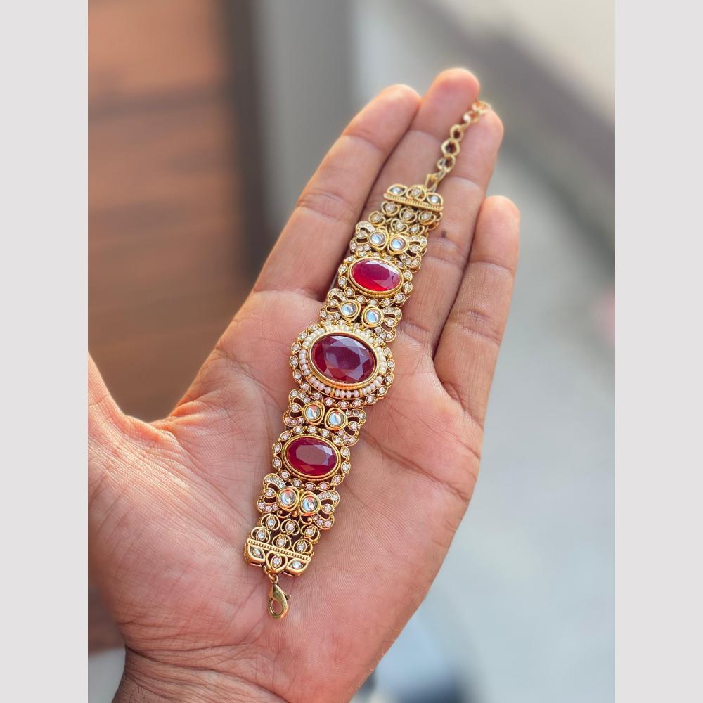 Hira Collections Graceful Pota Stone And Pearl Adjustable Bracelet