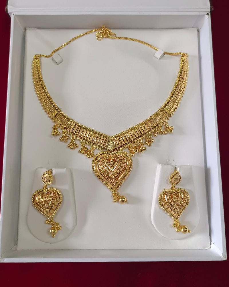 Pari Art Jewellery Forming Necklace Set