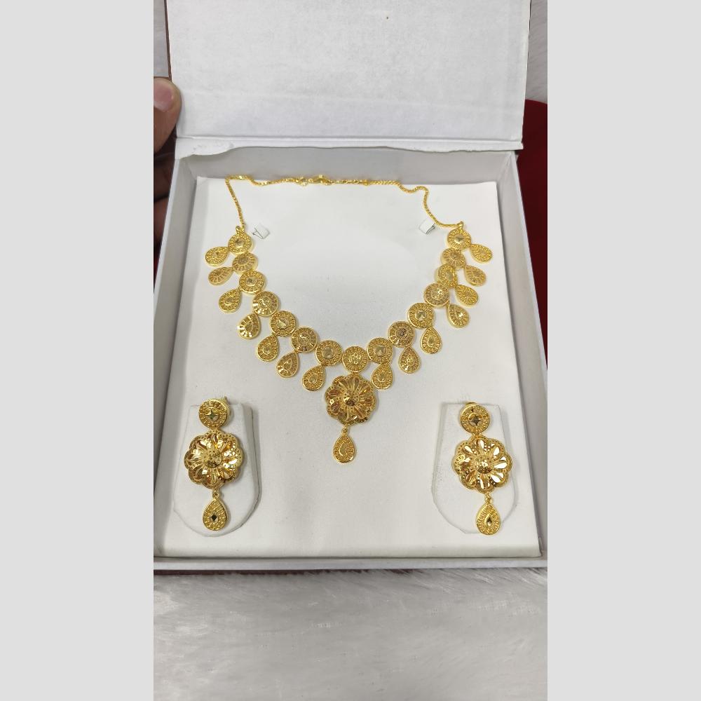 Pari Art Jewellery Forming Necklace Set