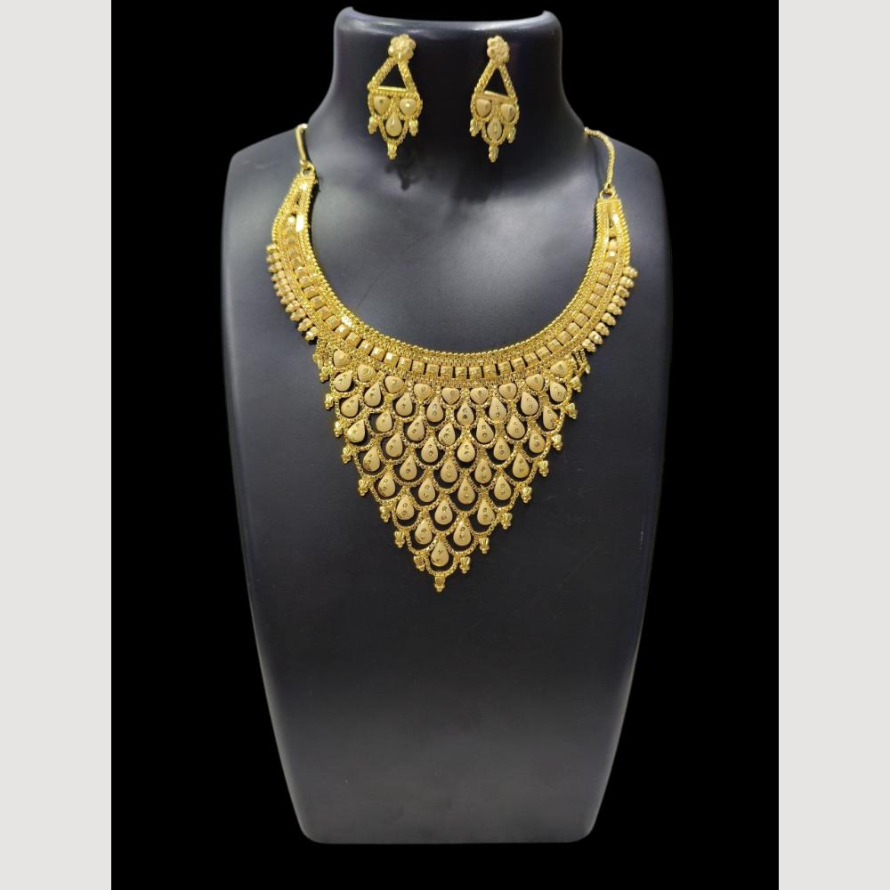 Pari Art Jewellery Forming Necklace Set
