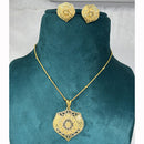 Pari Art Jewellery Classic Trend Forming Pendant With Earrings