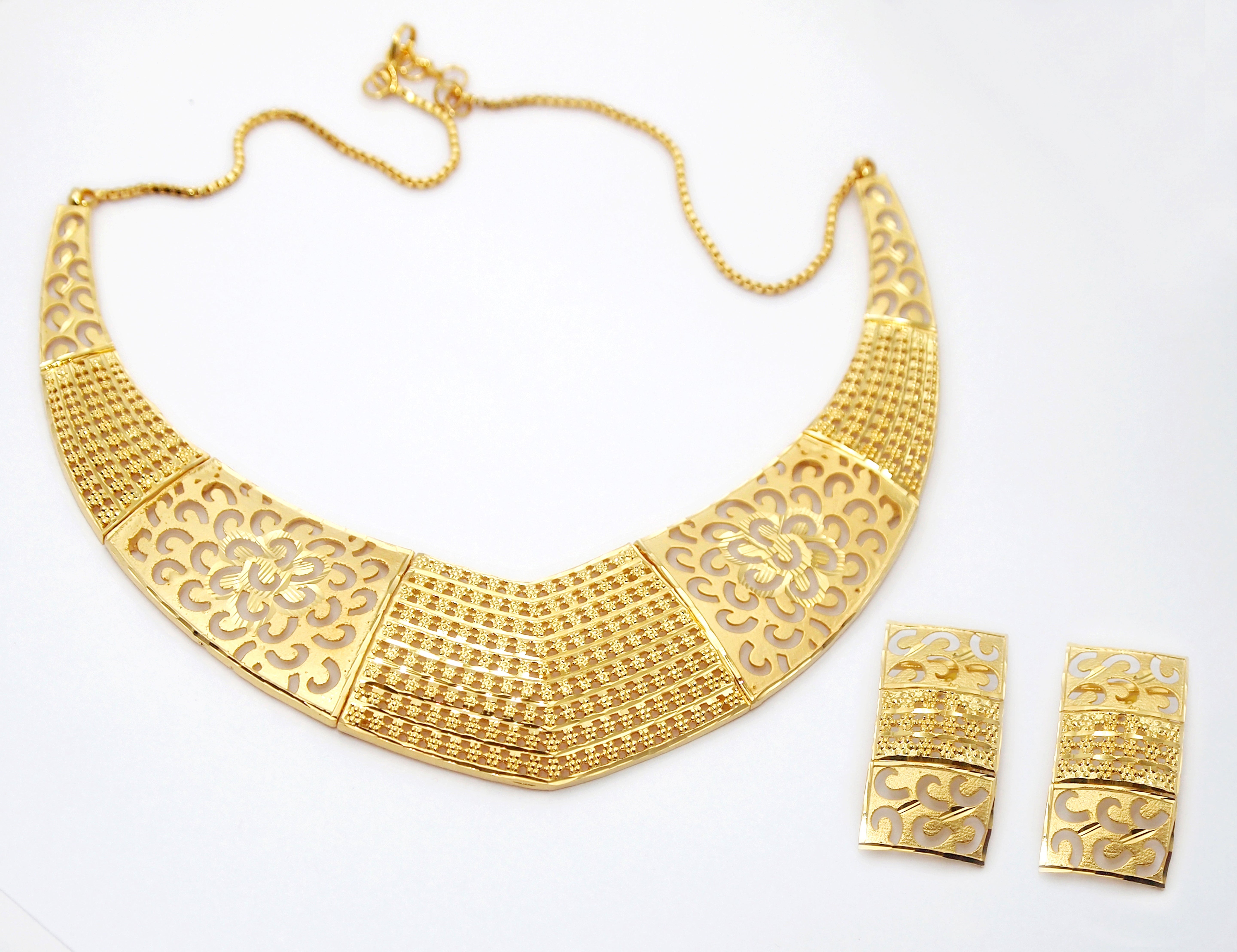 Bhavi Jewels Forming Gold Plated Copper Necklace Set - 1107815