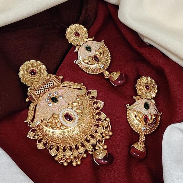 Kavita Art Gold Plated Pota Stone And Meenakari Pendent Set