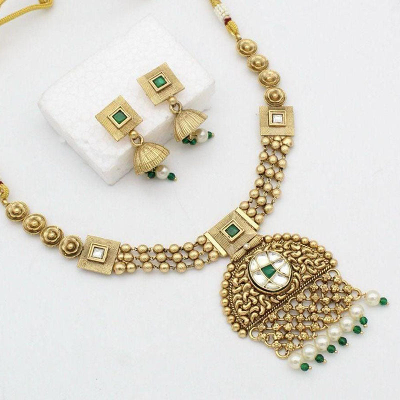 Kavita Art Gold Plated Kundan Stone And Pearl Necklace Set