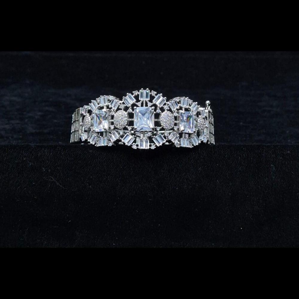 Kavita Art Silver Plated American Diamonds Bracelet