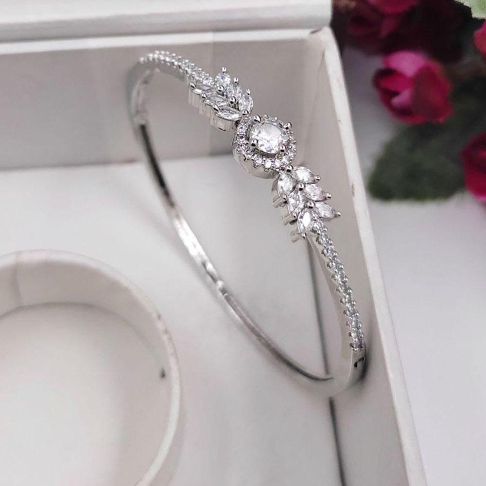 Kavita Art Silver Plated Sparkling Crystal Stone Bracelet