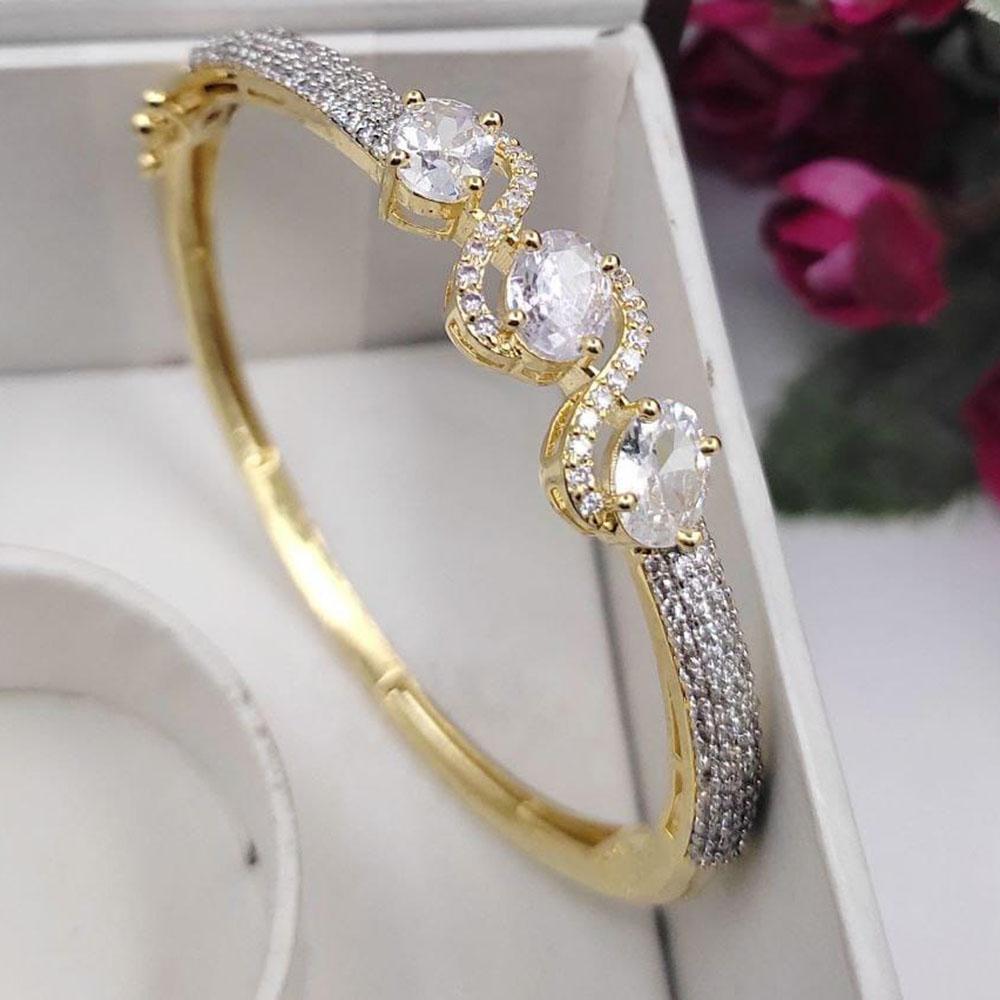 Kavita Art Handcrafted Elegant Crystal And Austrian Stone Bracelet