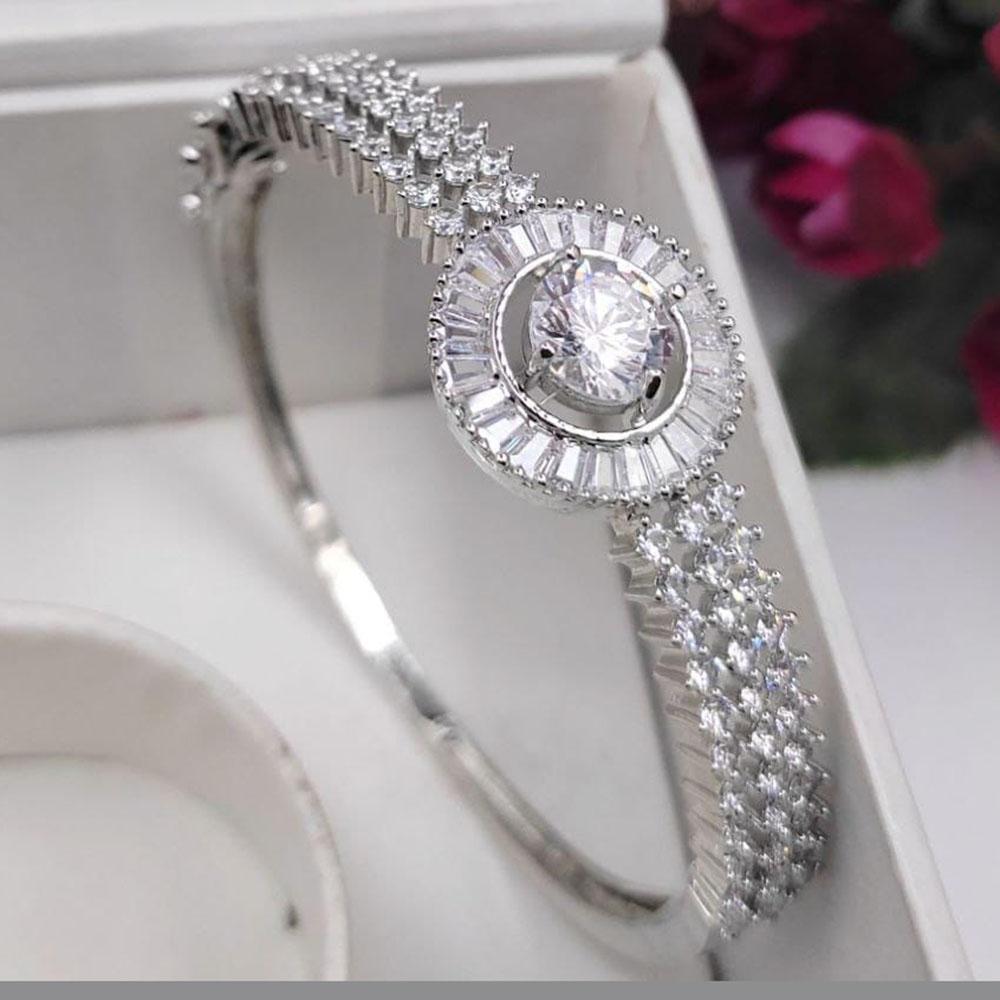 Kavita Art Handcrafted Elegant Crystal And Austrian Stone Bracelet