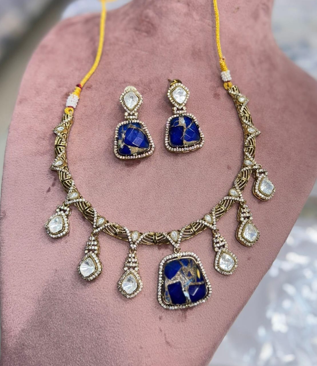 Kavita Art Handcrafted Gold Plated Druzy Crystal Stone Necklace Stone