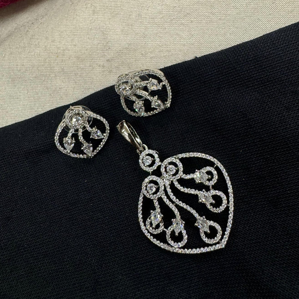 Kavita Art Classic American Daimond Stone Pendant And Earring Set