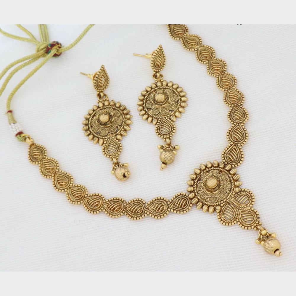Kavita Art Elegant Pearl Necklace Jewellery Set