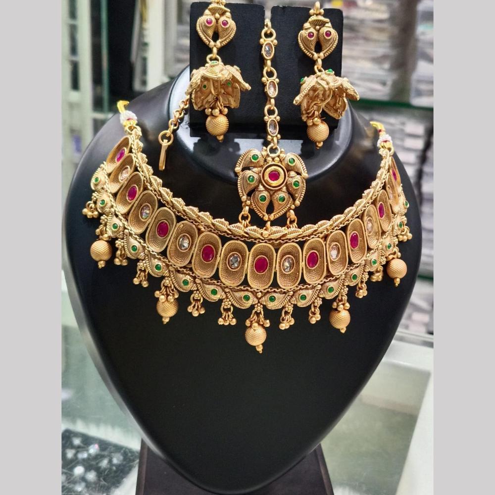 SNERA Gold Plated Pota Stone And Pearls Choker Necklace Set