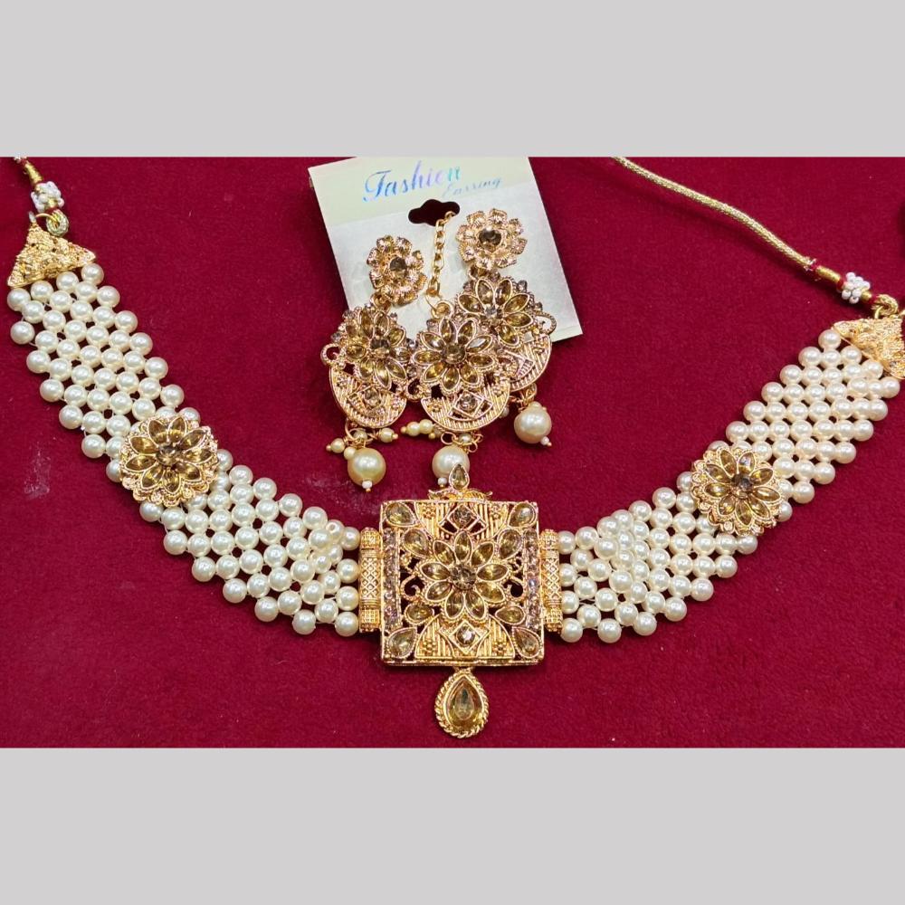 SNERA Gold Plated Pota Stone And Pearls Choker Necklace Set