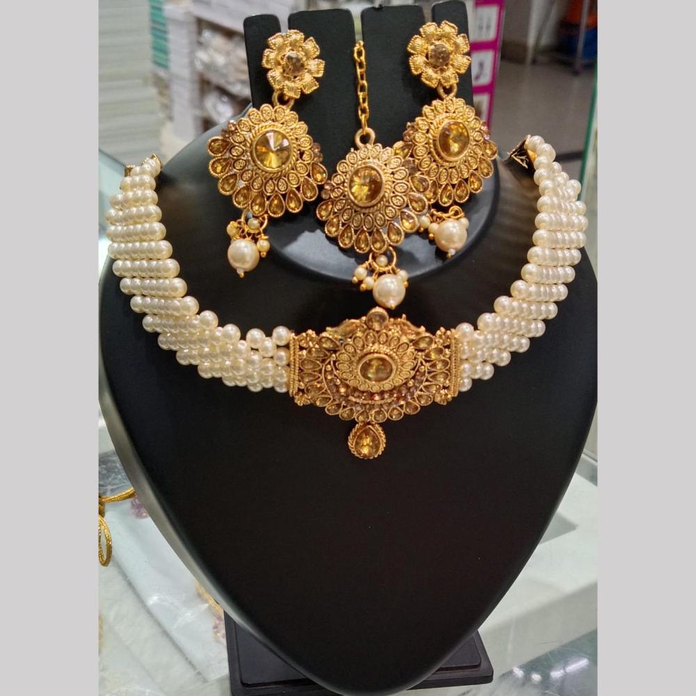 SNERA Gold Plated Pota Stone And Pearls Choker Necklace Set