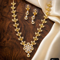 SNERA Sparkling Crytsal Stone Necklace Set