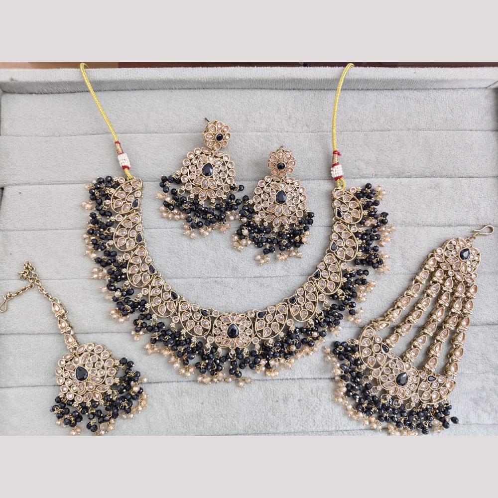 SNERA Sparkling Crystal Stone And Pearl Necklace Set