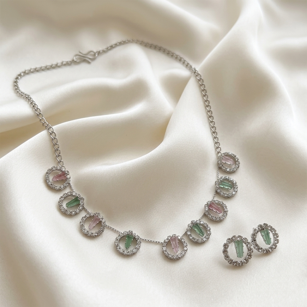 Urthn Silver Plated Sparkling Crystal Stone Necklace Set
