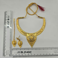 Urthn Elegant Gold Plated Ethnic Necklace Set with Maangtikka | Wedding & Special Occasion Jewellery(Pack Of 3 )