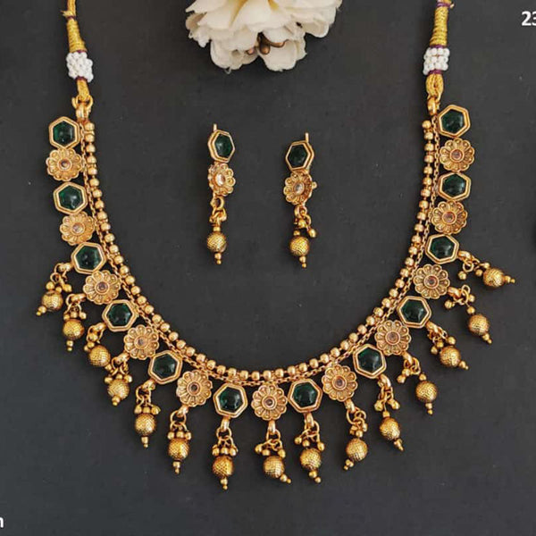 Everlasting Quality Jewels Gold Plated Kundan  Necklace Set
