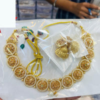 Everlasting Quality Jewels Pearl and Kundan Floral Necklace Set