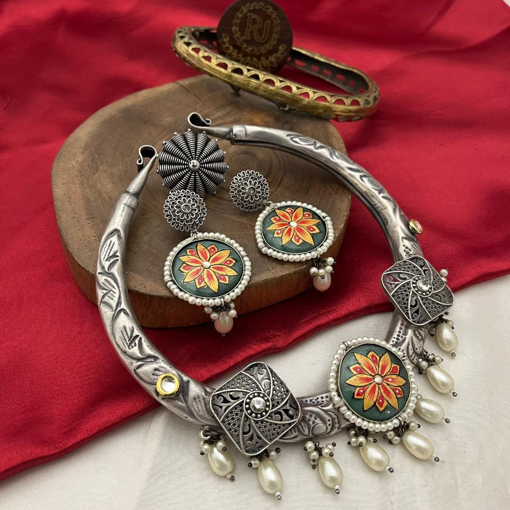 FS Collection Oxidised Finish Pota Stone And Pearls Necklace Set