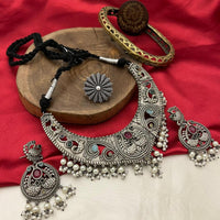 FS Collection Timeless Elegance Pota Stone And Pearl Necklace Set