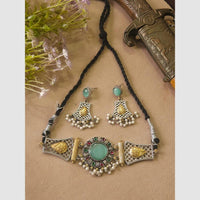 FS Collection Stylish Dual Tone Pota Stone And Pearl Choker Necklace Set