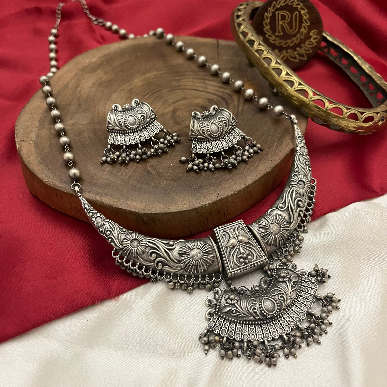 FS Collection Vintage Look Oxidised Pearl Necklace Set