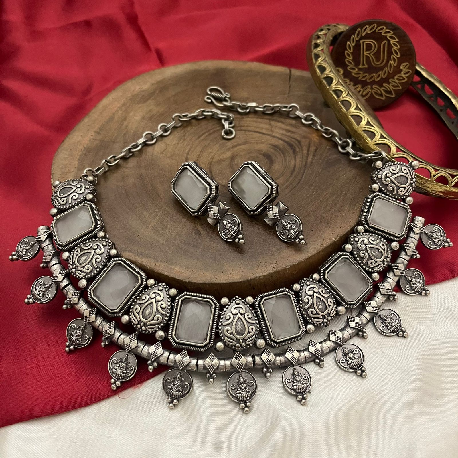 FS Collection Vintage Look Oxidised Crystal Stone Necklace Set