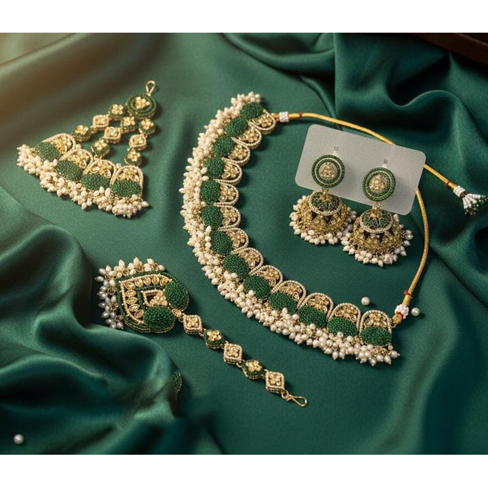 FS Collection Crystal Stone And Pearl Designer Necklace Set