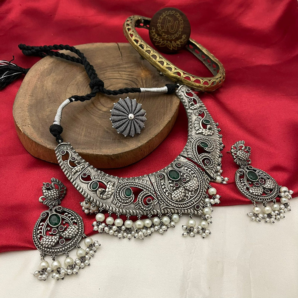 FS Collection Royal Oxidised Plated Pota Stone And Pearl Necklace Set