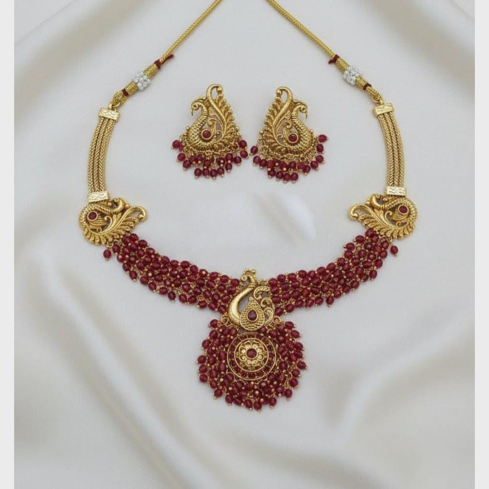 FS Collection Sparkling Pota Stone And Pearl Elegance Necklace Set