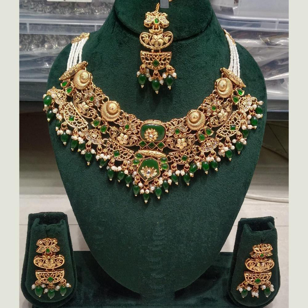 FS Collection Sparkling Pota Stone And Pearl  Necklace Set
