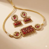 FS Collection Sparkling Pota Stone And Pearl  Necklace Set