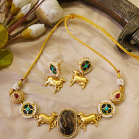 FS Collection Glamorous Pota Stone And Pearl Necklace Set