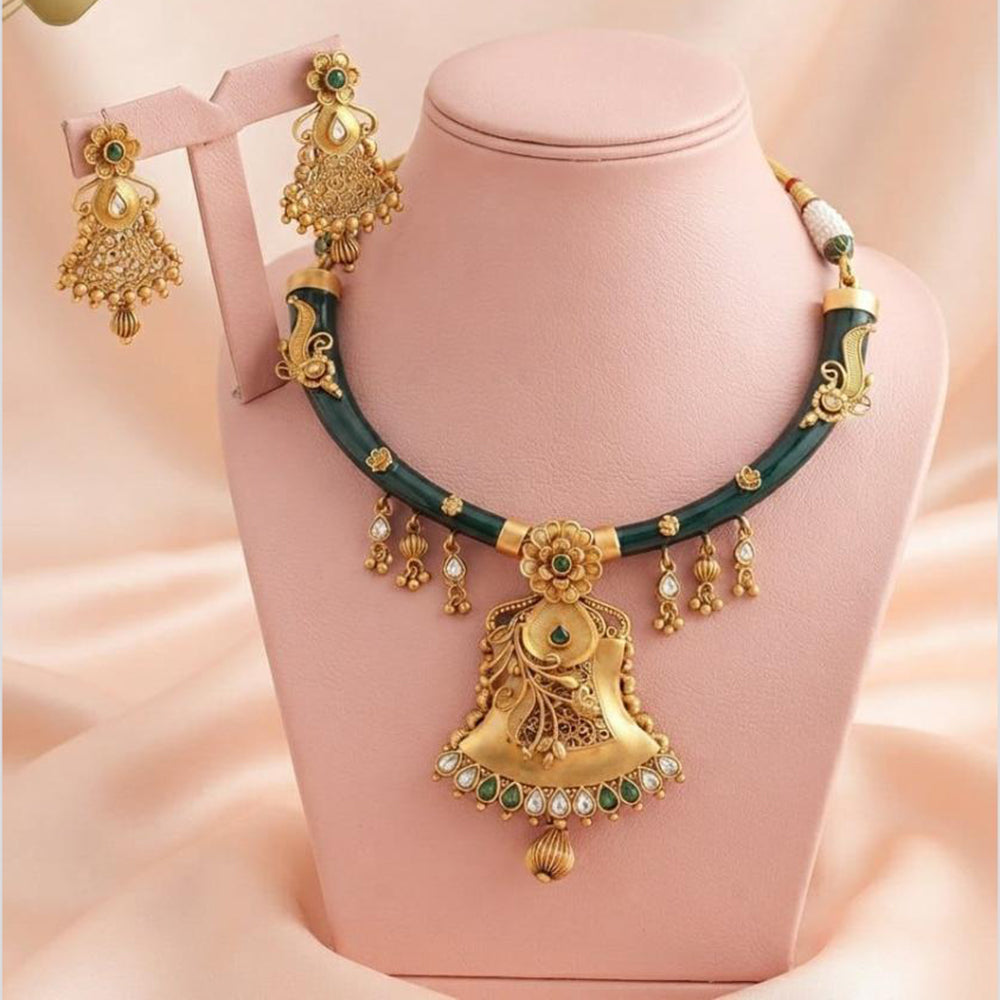 FS Collection Classic Pota Stone And Pearl Necklace Set