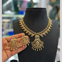 FS Collection Elegant Austrian Stone And Pearl Necklace Set