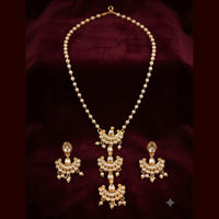 Palak Art Elegant Kundan Stone And Pearl Designer Necklace Set