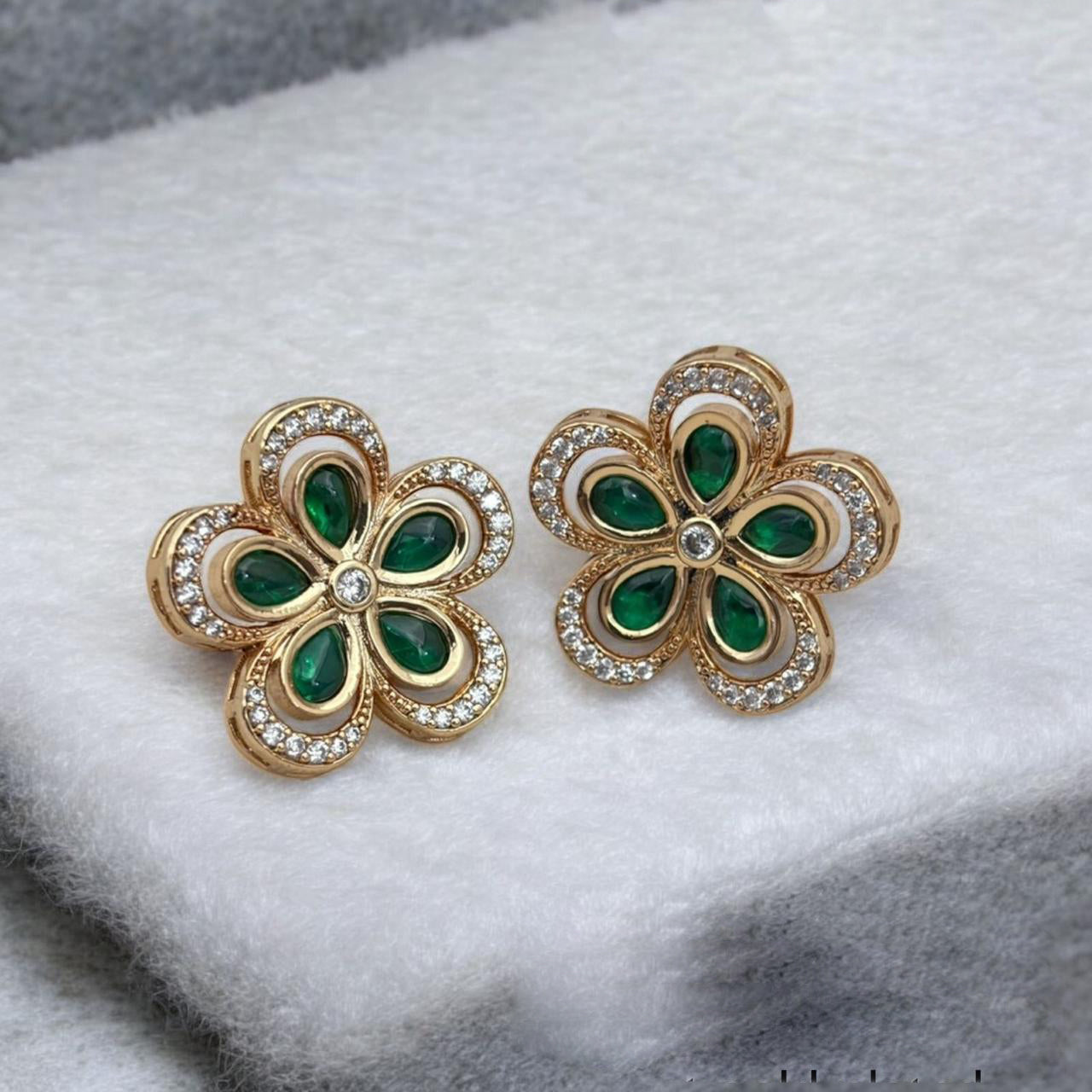 Jewel Addiction Gold Plated Pota Stone And Austrian Stone Studs Earrings