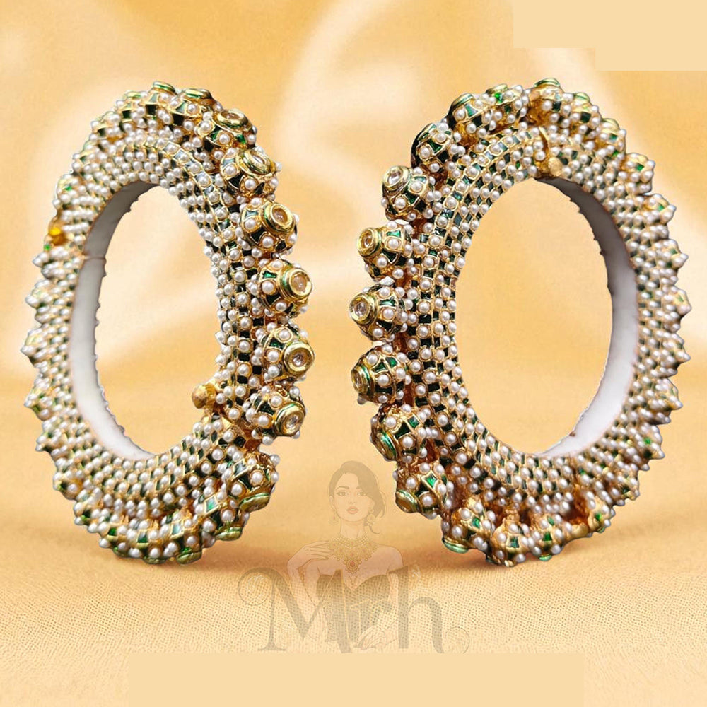 Jewel Addiction Elegant Glow Kundan And Pearls Bangles Set