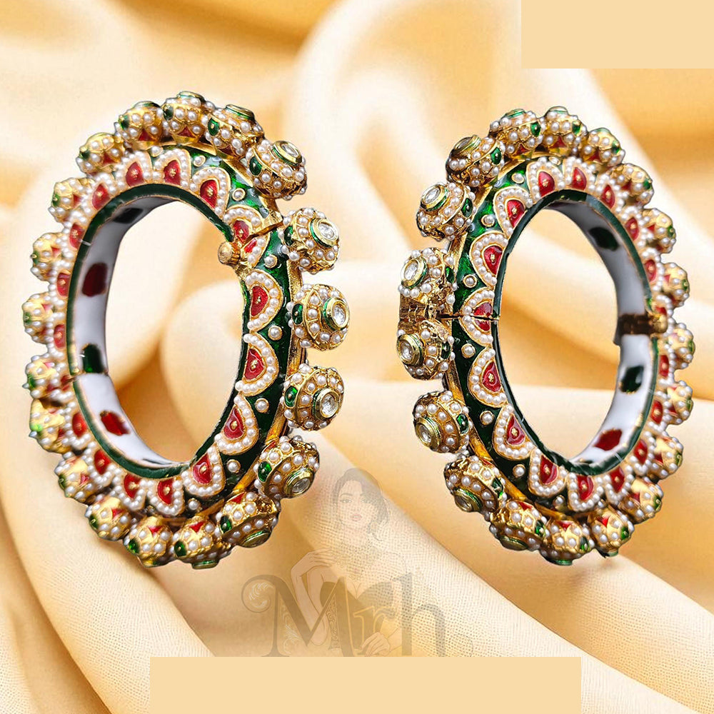Jewel Addiction Elegant Shine Kundan And Pearls Meenakari Bangles Set
