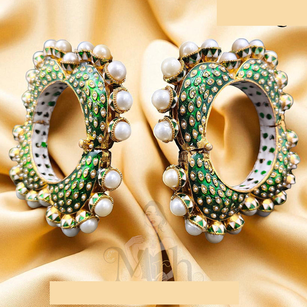 Jewel Addiction Elegant Shine Kundan And Pearls Meenakari Bangles Set