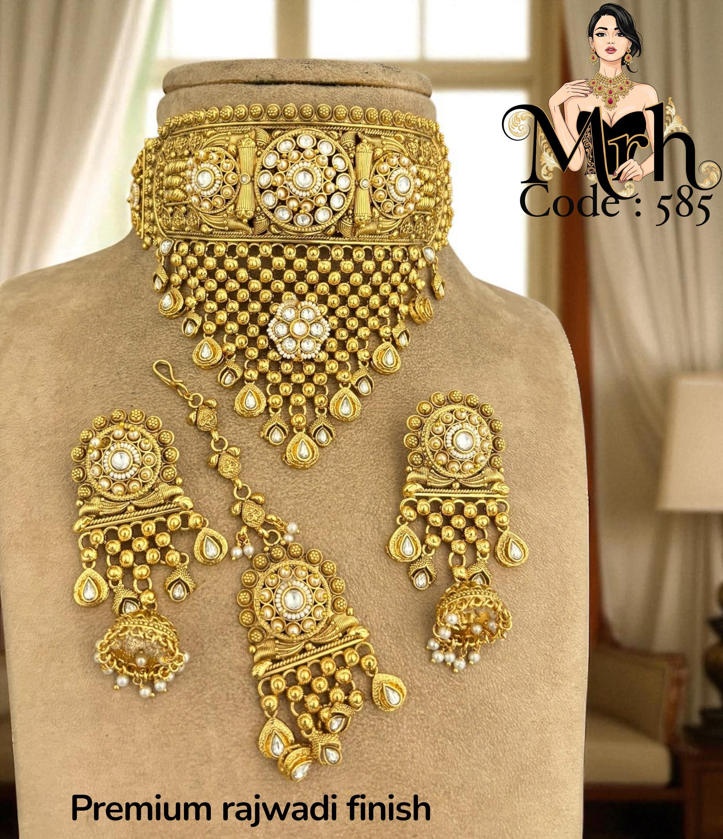 Jewel Addiction Traditional Gold Plated Kundan And Pearl Choker Necklace Set With Maangtikka