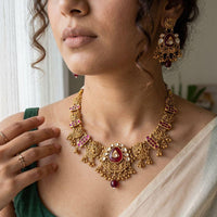 Jewel Addiction Premium Pota Stone Beads And Pearl Necklace Set