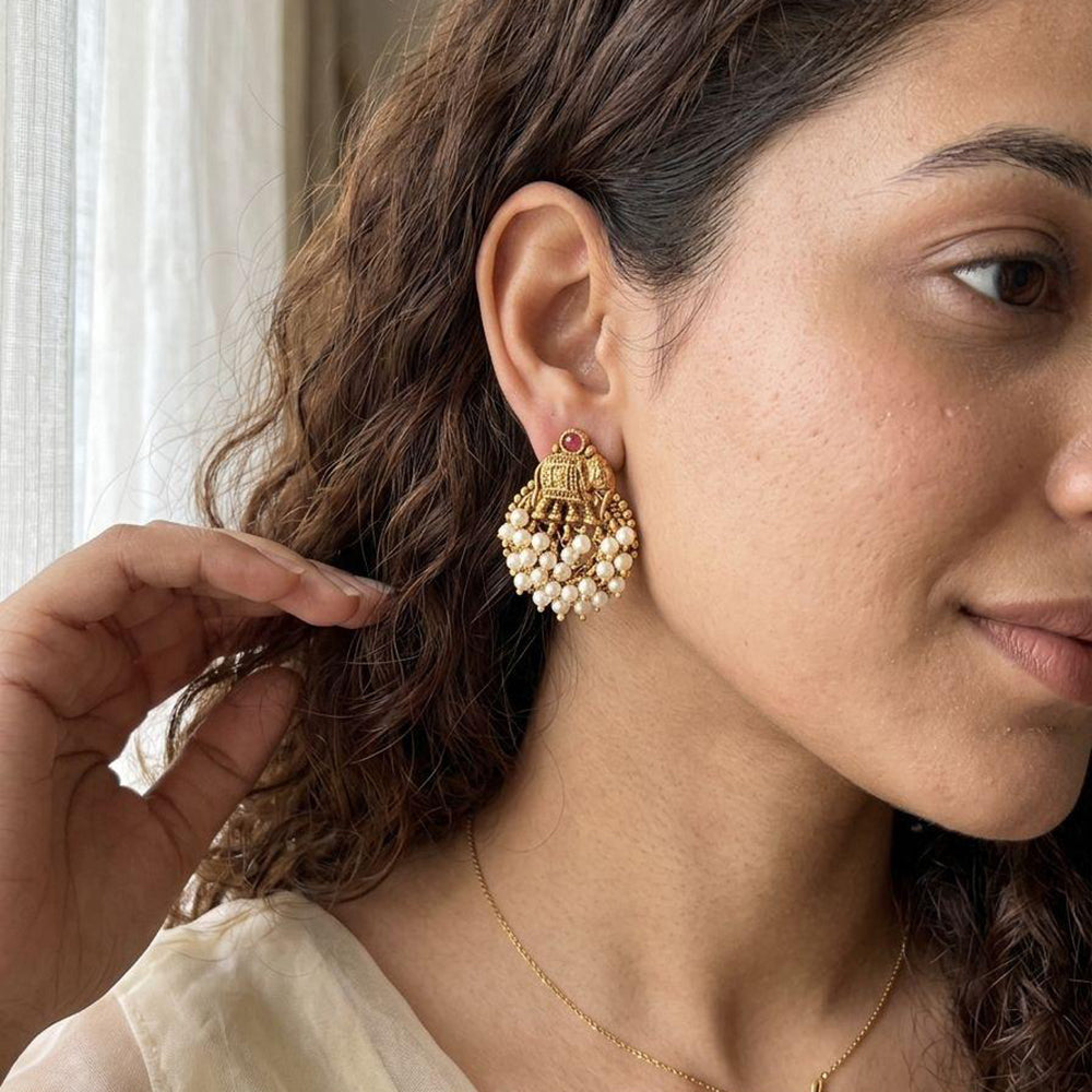 Jewel Addiction Royal Pota Stone Elephant Pearl Stud Earrings