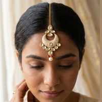 Jewel Addiction Designer Polki Kundan Stone And Pearl Maang Tikka