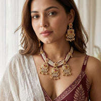 Jewel Addiction Ethnic Pota Stone And Pearl Necklace Set