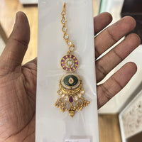 Jewel Addiction Graceful Pota Stone And Pearl Maangtikka 